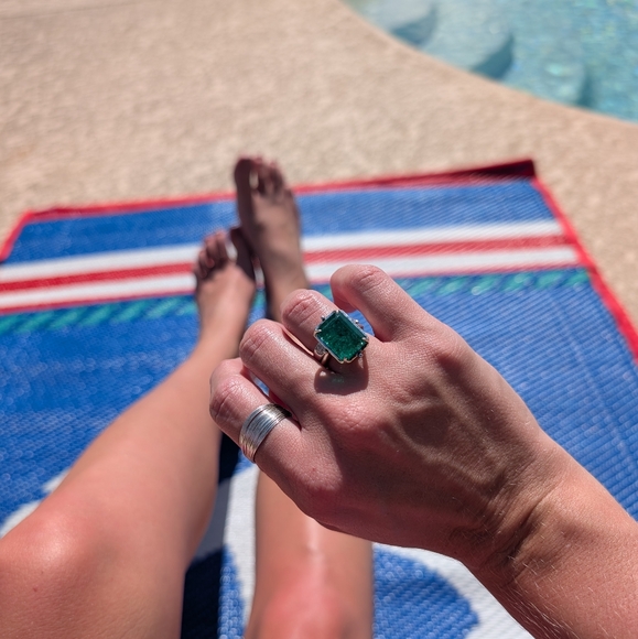 Emerald Ring - Picture 4 of 4